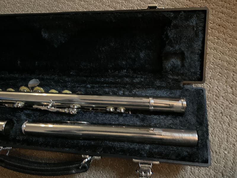 Yamaha YFL225N Flute- All New Pads