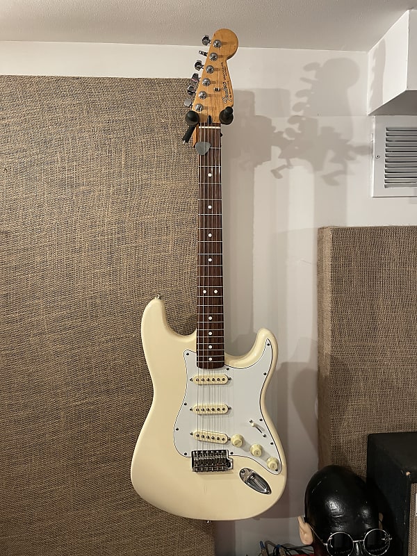 Beautiful Modified and Heavily Upgraded Fender Stratocatser 1994 Vintage Artic White, deep Roasted Neck - Treble Bleed, Blender Pot and Grease Buckets mods!! Upgraded Buddy Guy pups image 1