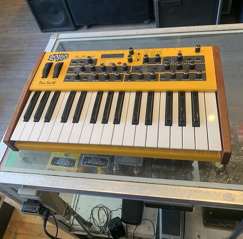 Dave Smith Instruments Mopho Keyboard Special Edition 44-Key