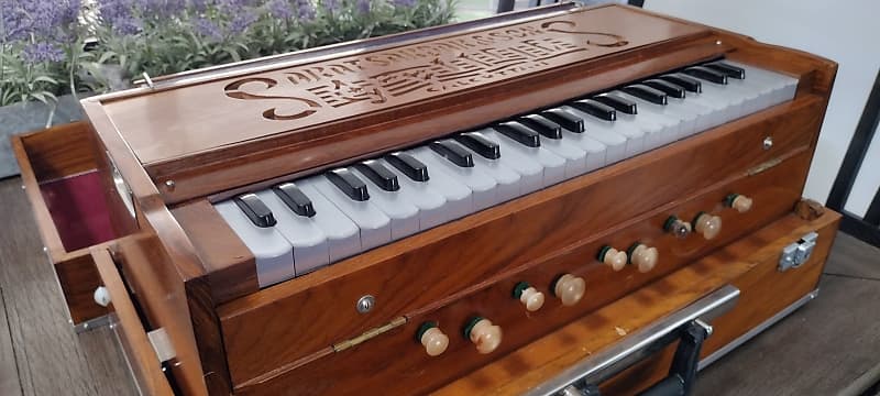 Vintage Sarat Sardar & sons Selecta Calcutta harmonium