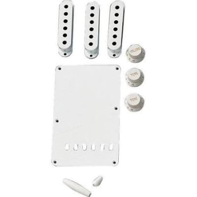 Fender Pure Vintage 1954 Stratocaster Accessory Kit, White