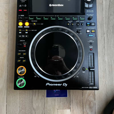 Mint (2) Pioneer CDJ 3000 and (1) Pioneer 900 NXS2 Mixer | Reverb