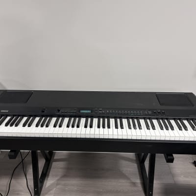 Yamaha P-200 Electronic Piano