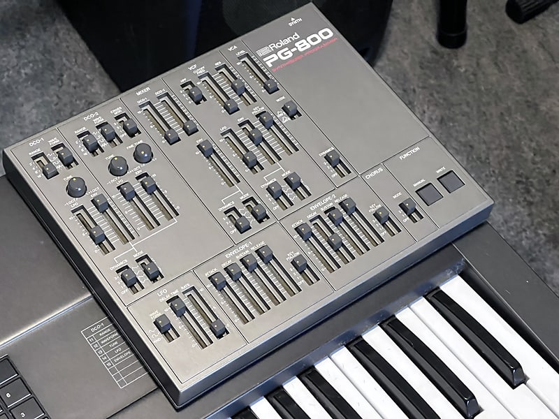 Roland Super JX-10 76-Key Polyphonic Synthesizer w/Vecoven