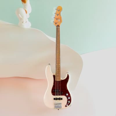 Fender Player Plus Precision 4-String Bass Guitar (Right-Hand, Olympic Pearl) image 7