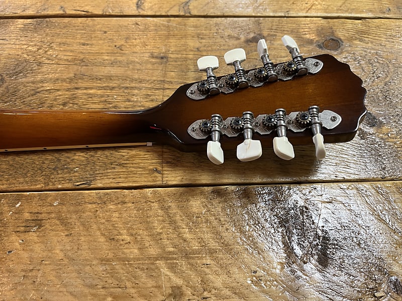 Aria M-300 Two Point Mandolin Japan 1970's - Sunburst Aria M-300 Two Point Mandolin Japan 1970's - Sunburst