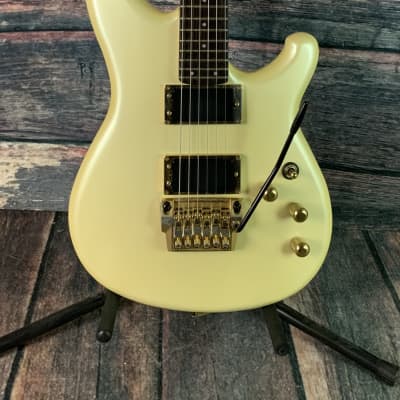 Used Ibanez 1984 Roadstar II RS-525 Electric Guitar with Case- Pearl White image 2