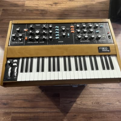 Moog Minimoog Model D Reissue 44-Key Monophonic Synthesizer (2016) 2016 - 2017 - Black / Wood