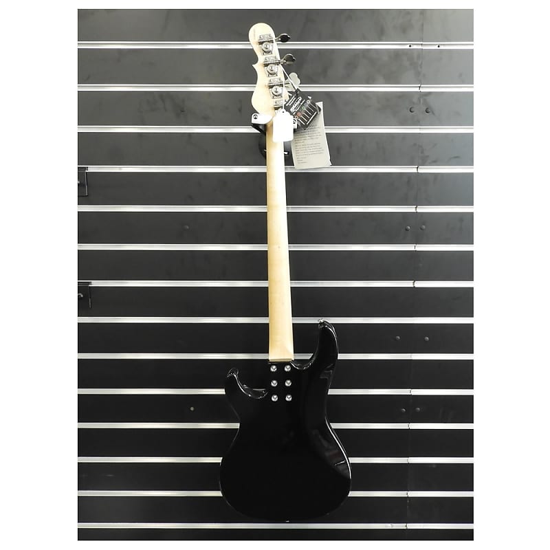 G&L SB-2 Electric Bass Guitar - Black C/w Hard case - Made G&L SB-2 Electric Bass Guitar - Black C/w Hard case - Made