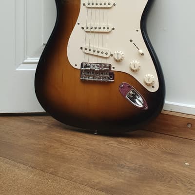 Fender American Vintage '57 Stratocaster Reissue 2004 - Sunburst image 2