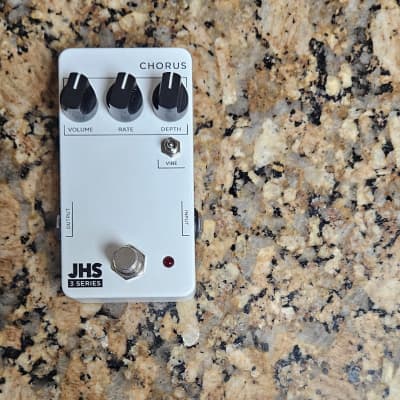 JHS 3 Series Chorus | Reverb