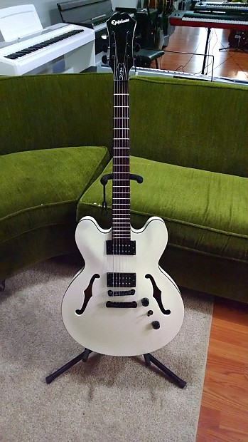 Epiphone dot hot sale studio white