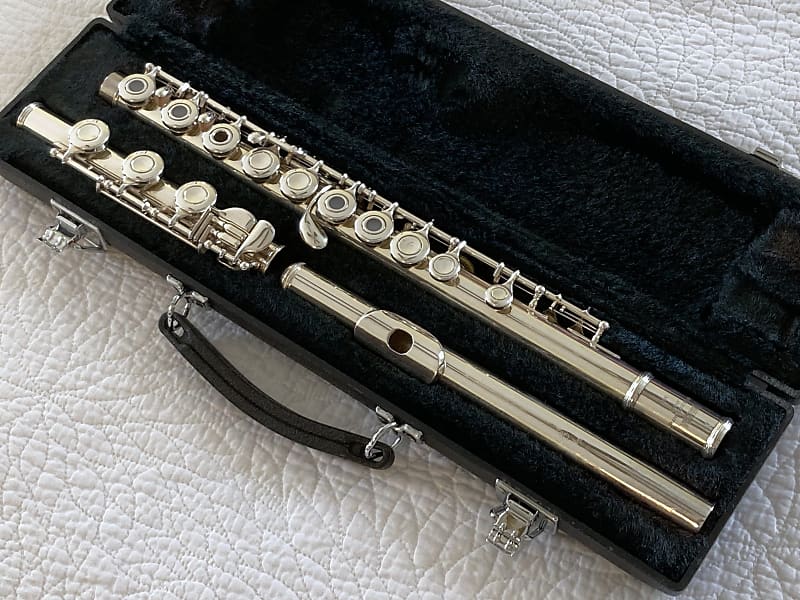 Yamaha YFL-385 Intermediate Flute, open hole, low-B foot