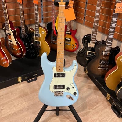 Fender Noventa Stratocaster - Daphne Blue with Maple