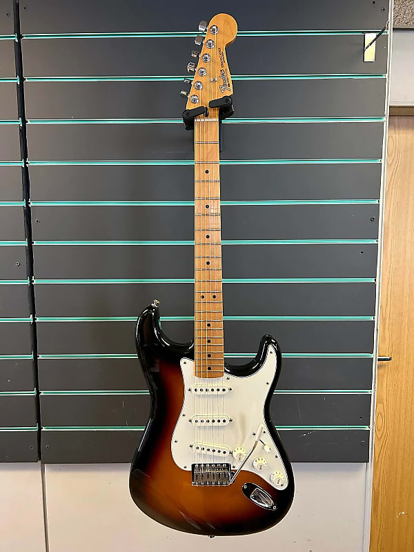 Fender Deluxe Roadhouse Stratocaster Brown Sunburst 2010 Electric Guitar image 1