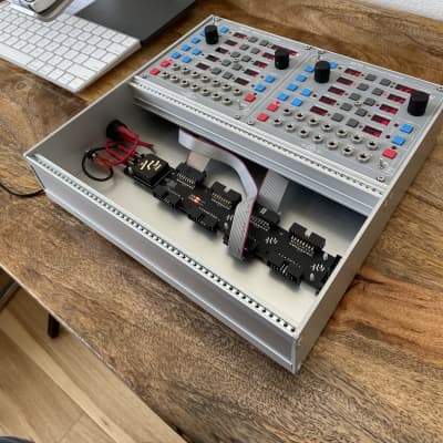 ALM Busy Circuits/ 52HP 6U Case&デッキセーバー