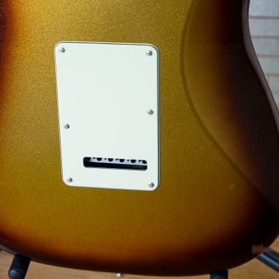 Fender American Ultra Stratocaster with Maple Fretboard - Mocha Burst image 9