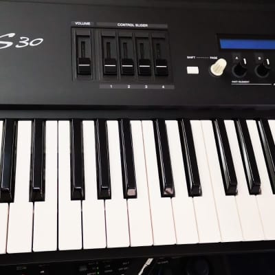 Yamaha S30 Vintage Keyboard  61 Keys