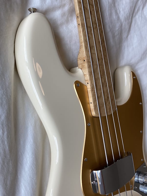 Fender Jazz Bass Birdseye Maple Fretless Antique Olympic Reverb