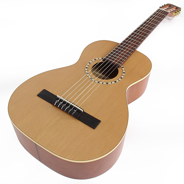 Art & Lutherie　ア―ト&ルシア―　 AMI NYLON CEDAR Art & Lutherie Ami Nylon Cedar Acoustic Electric Parlor