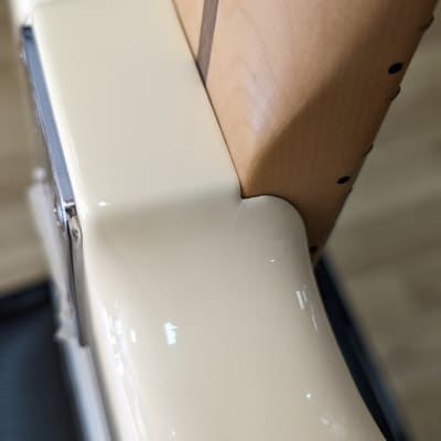 Fender EOB Stratocaster, Olympic White, Maple - Includes deluxe Gig Bag B Stock image 10