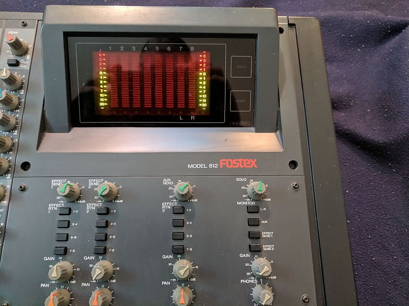 (訳あり商品)Fostex 812 アナログミキサー 812 - Fostex 812 - Audiofanzine