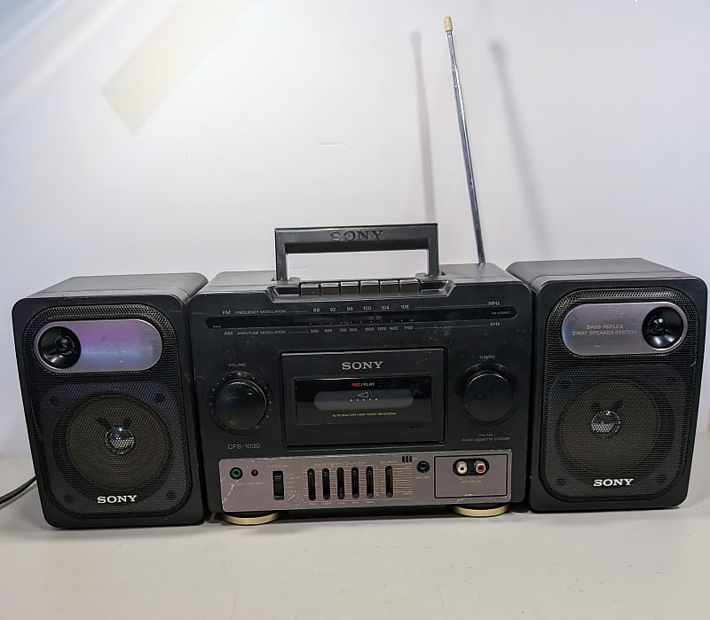 90’s Sony Boombox CFS-1030 Ghettoblaster w Graphic Equalizer AM/FM Cassette and Line in BOOMBOX Stereo Radio Works/Tape Player Doesn&#039;t Work  			