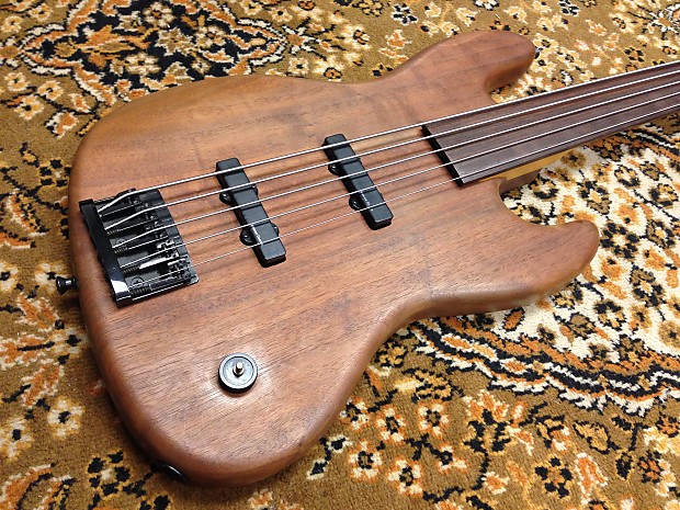 Warmoth 5 String Fretless Jazz Style Bass with Hardshell Case Wow