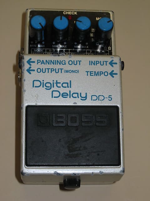 used (not working properly) Boss DD-5 Digital Delay DD5 (works with battery  but LED does not light)