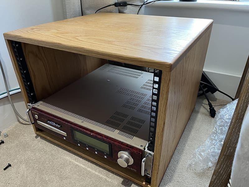 8U Solid Oak Rack | Reverb UK