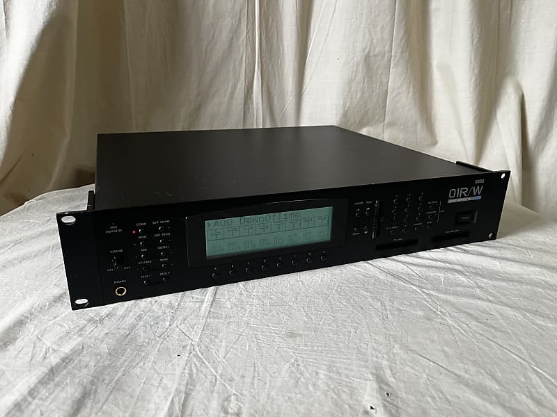Korg 01R/W MUSIC WORKSTATION rack module of 01/W New battery and backlight  panel