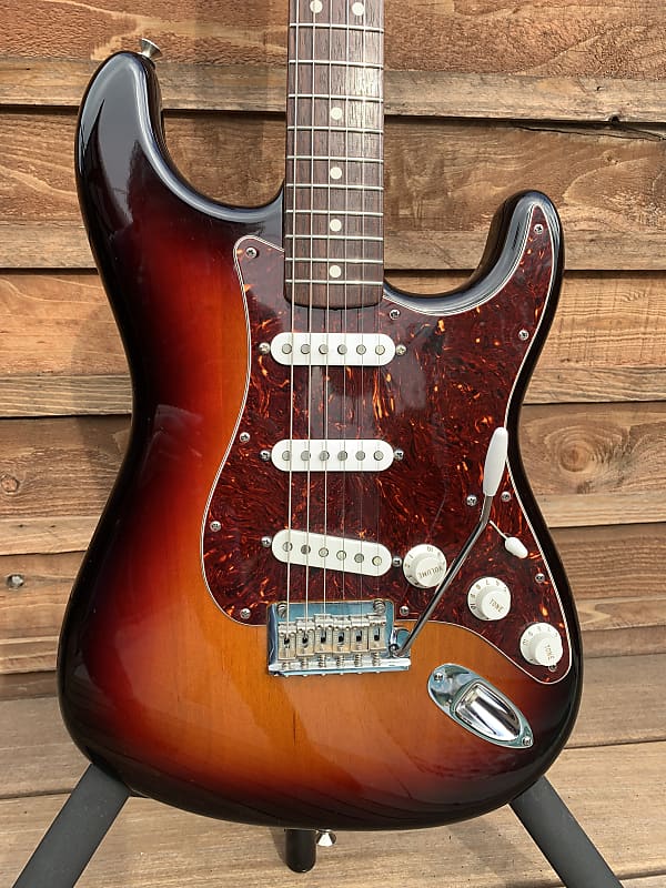 Fender Stratocaster - American Standard Stratocaster Body (2011)/American  Vintage 62 Stratocaster Neck (1991) - Sunburst