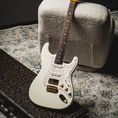 Don Grosh 30th Anniversary Limited Edition NOS Retro SSH-Olympic White w/Highly Figured 5A Roasted Birdseye Maple Neck, Indian Rosewood Fingerboard & Gold Hardware imagen 2