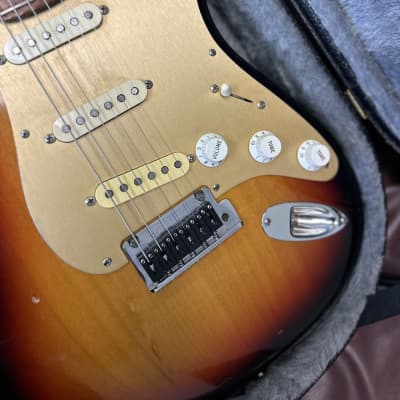 Fender Custom Shop Custom Classic Stratocaster 2001 - 3 Tone Sunburst image 9