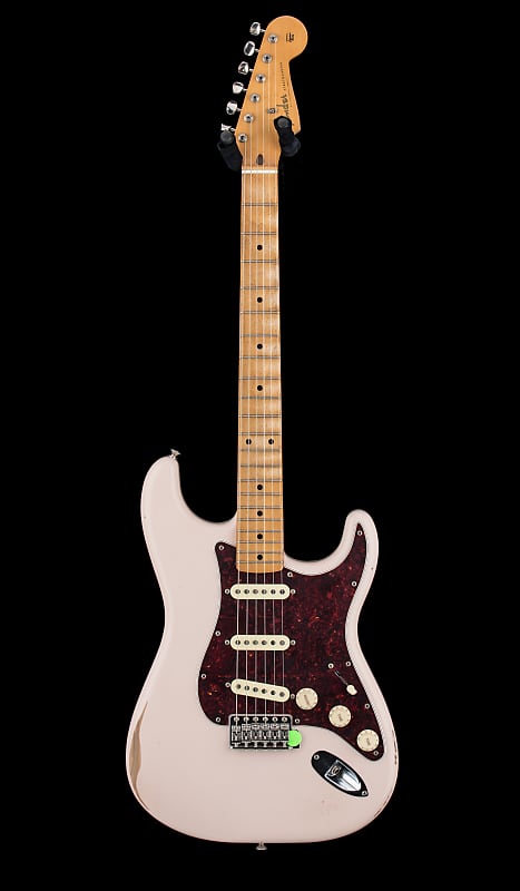 Fender Limited Edition Road Worn '60s Stratocaster - Shell Pink