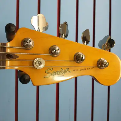 Squier 60s Classic Vibe Precision Bass image 3