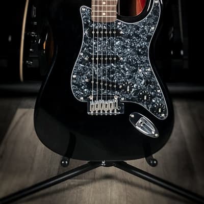 Squier FSR Affinity Stratocaster - Black with Black Pearloid Pickguard image 2