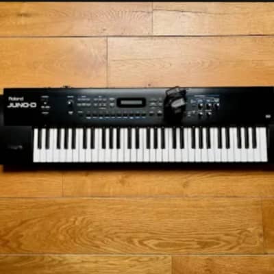 Roland JUNO-D  Synthesizer Keyboard