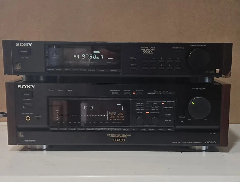 Sony TA-E1000ESD &amp; ST-S550ES 1991 - Black with wood sides  			