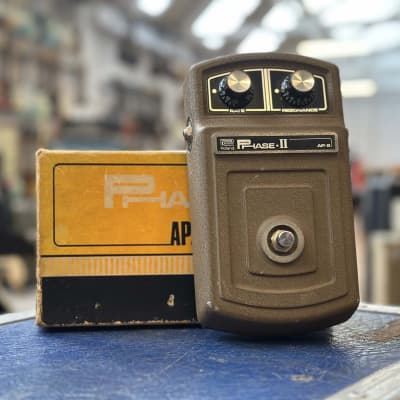 Roland Phase II AP-2 ヴィンテージ 70年代 日本製 Roland Phase II AP-2 Pedal (1970's) - YouTube