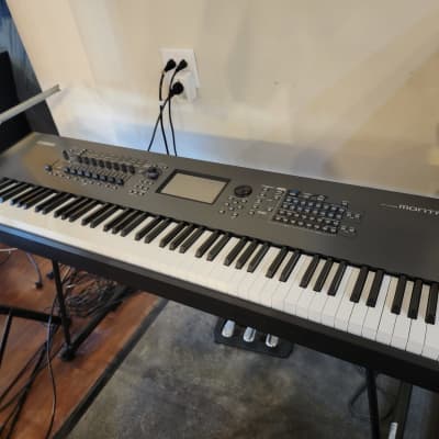 Yamaha Montage 8 synthesizer