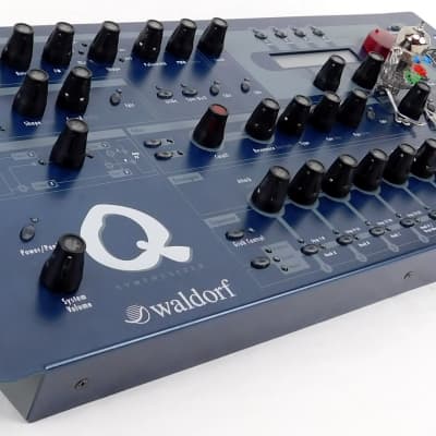 Waldorf Q Synthesizer Rack Desktop Blue + Neuwertig + 1,5 Jahre Garantie