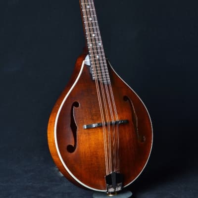 Eastman MD305 Solid Spruce/Maple A-Style Mandolin Classic image 2