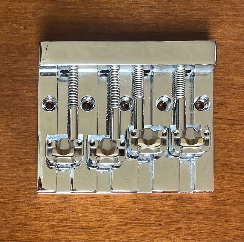 Hipshot KickAss Bass Bridge 4 String Chrome Reverb