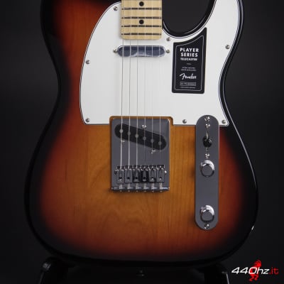 Fender Player Telecaster with Maple Fretboard 3-Color Sunburst B-STOCK image 1