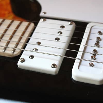 FENDER "Jack White Triplecaster, Maple Fingerboard, Black" HARDCASE image 8