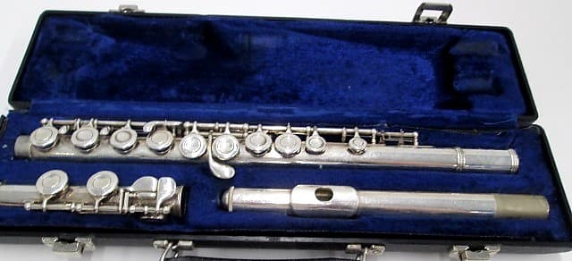 Yamaha YFL-225 Flute, Made in Japan, with case image 1