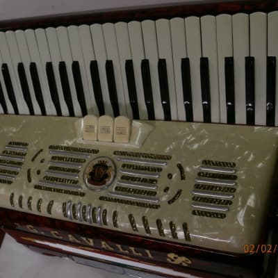 Vintage G. Cavalli 120 bass piano accordion 1970-1980 red and cream marble image 8