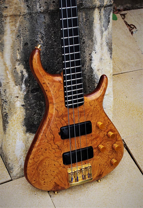 Goodfellow Player 1988 Maple Burled 4 string Bass. UK. Extremely rare.  Alembic styled. High end.