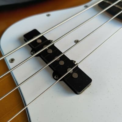 2012 FGN Japan (Fujigen) J-Standard Jazz Bass (Sunburst) image 4